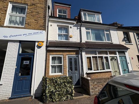 Sandycombe Road, Kew, Richmond, Surrey TW9