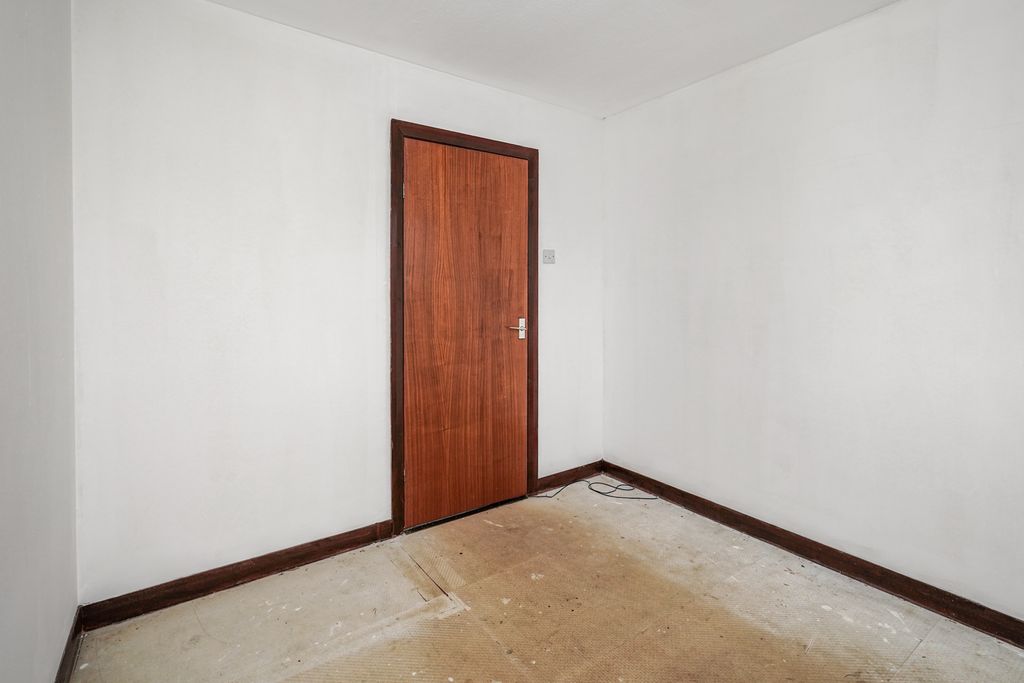 Additional image 9 of 2 bed flat for sale4 Westfield Court, Eskbank, Midlothian EH22