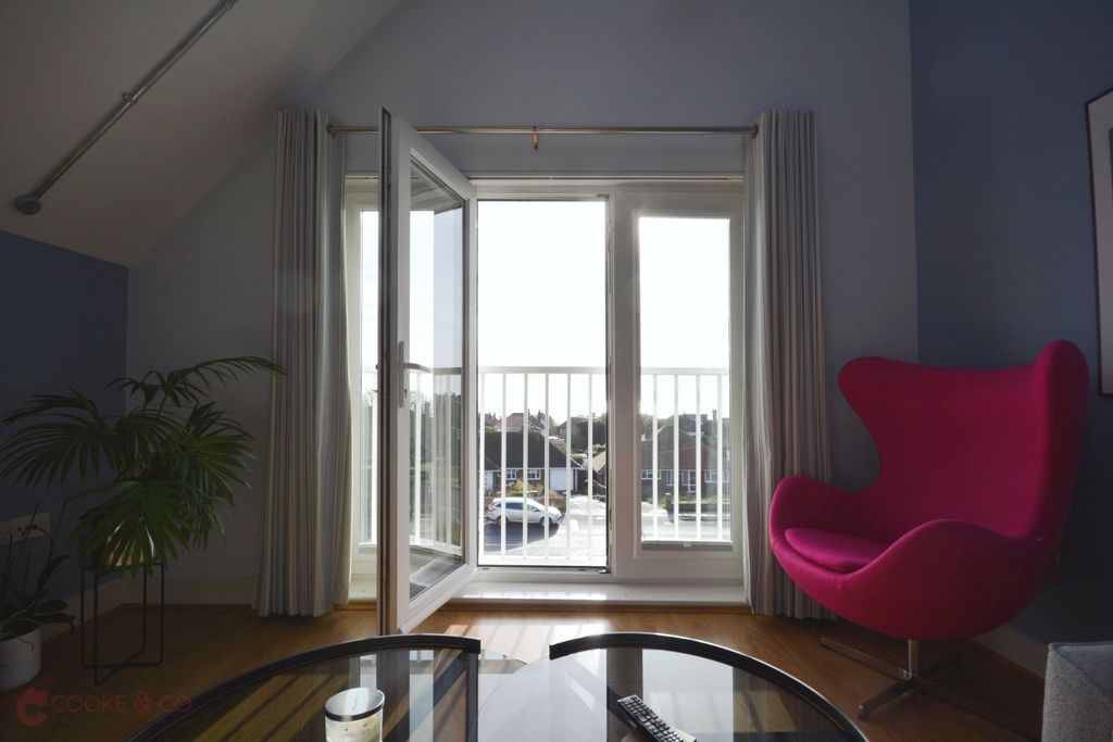 Additional image 12 of 3 bed flat for sale72 Dumpton Park Drive, Broadstairs, Kent CT10