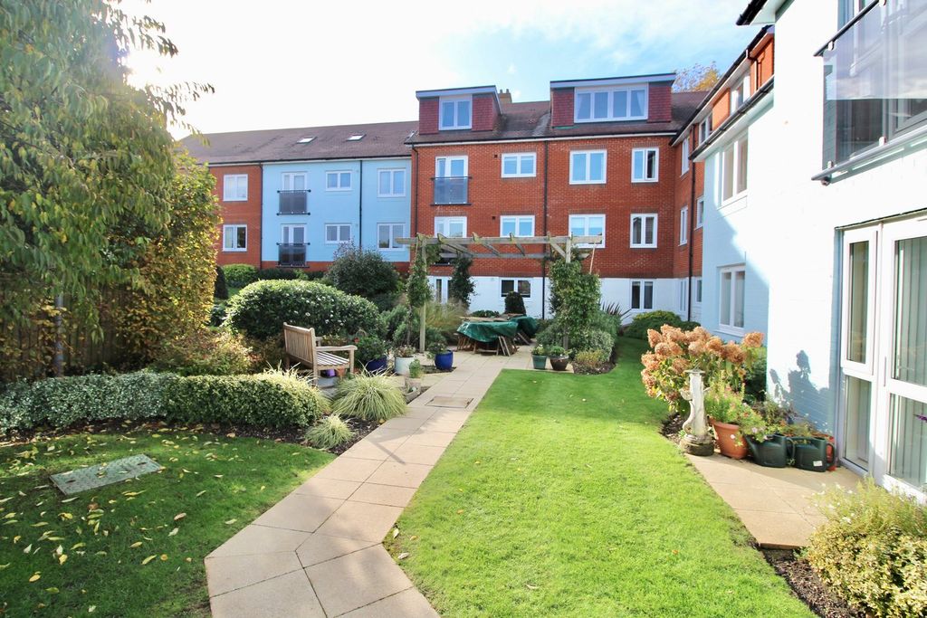 Additional image 9 of 1 bed property for saleNorth Close, Lymington SO41
