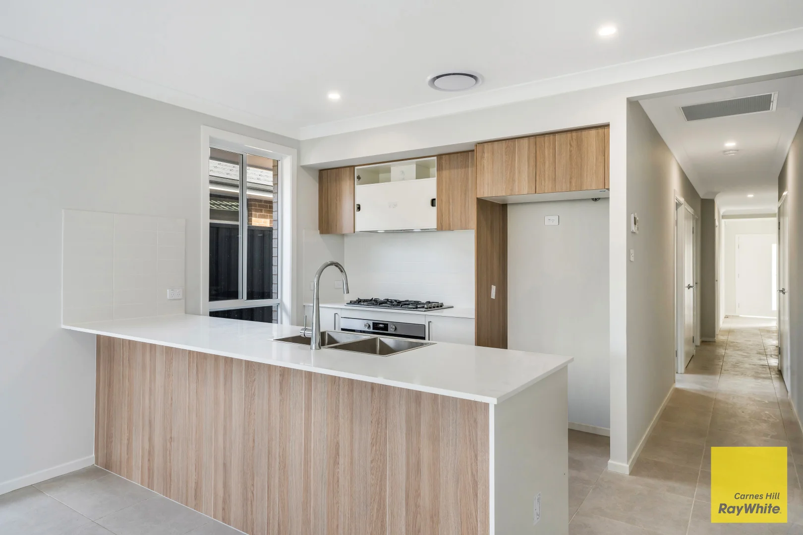 79 Barcelona Drive, Prestons NSW 2170 photo 5