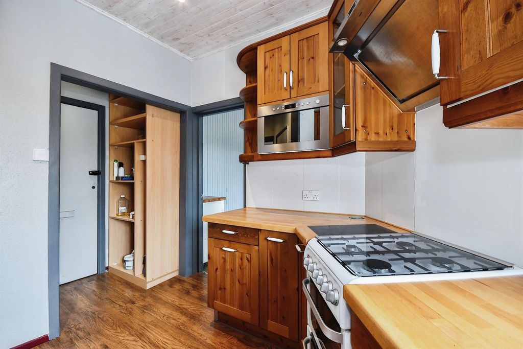 Additional image 9 of 1 bed flat for saleMarket Place, Blandford Forum DT11