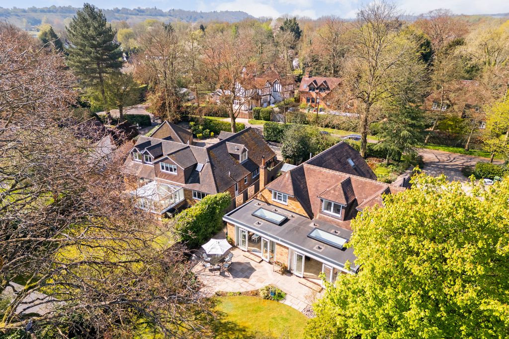Additional image 2 of 5 bed detached house for saleThe Avenue, The Abbotsbrook, Bourne End SL8
