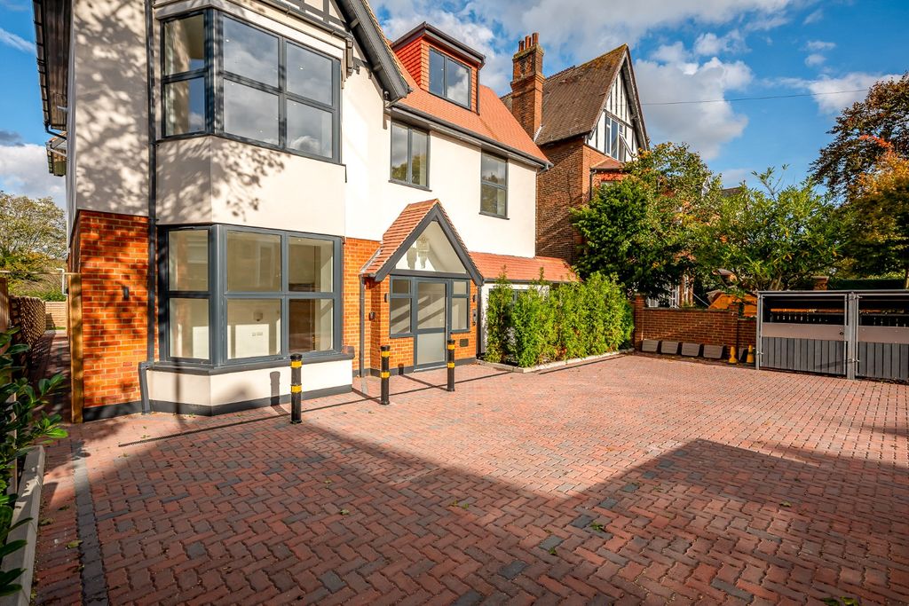 Additional image 8 of 2 bed flat for saleElisabeth Court, London Lane, Bromley BR1