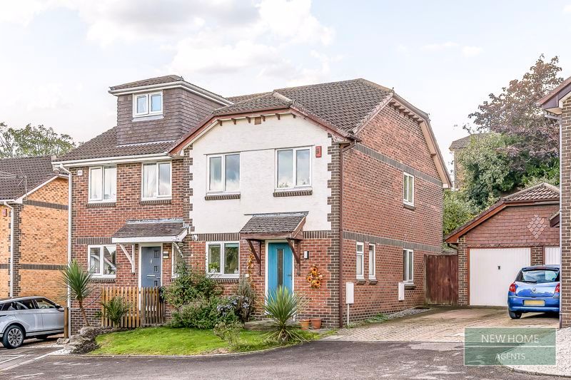 3 bed semi-detached house for saleLytchett Drive Broadstone BH18