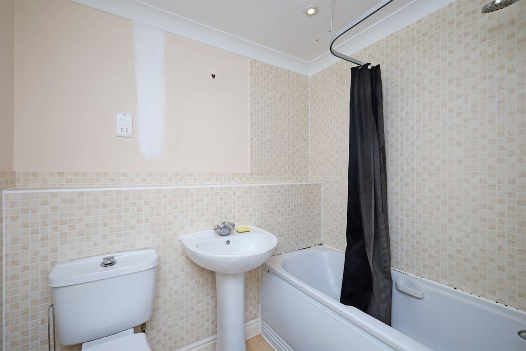 Additional image 13 of 1 bed flat for saleSt Thomas Drive PE21