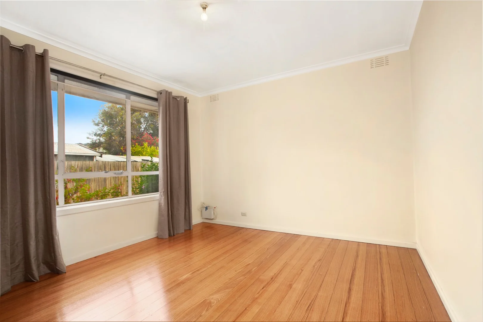 2/22 Sharps Road, Tullamarine VIC 3043