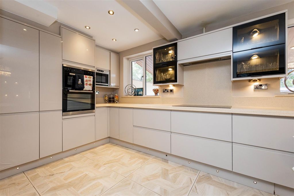 Additional image 6 of 3 bed detached house for saleVicarage Lane, Blackpool FY4
