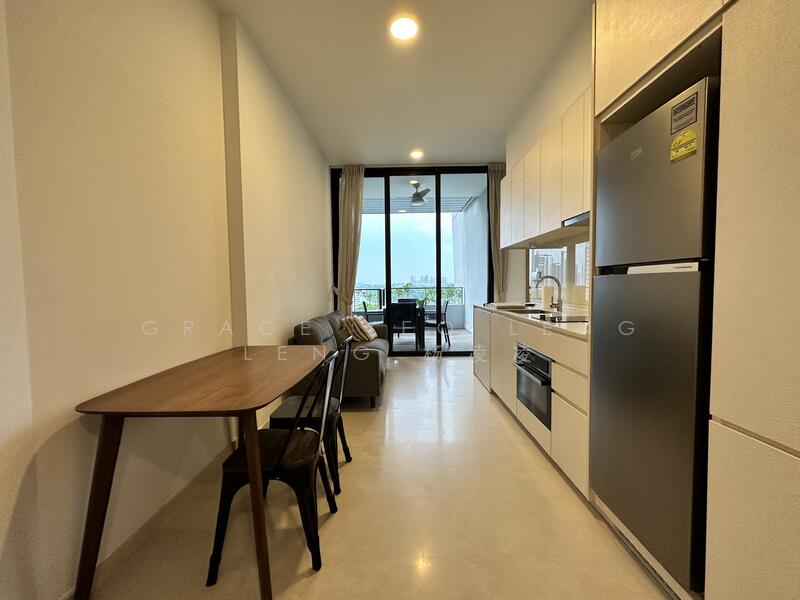 105 Prince Charles Crescent photo 3