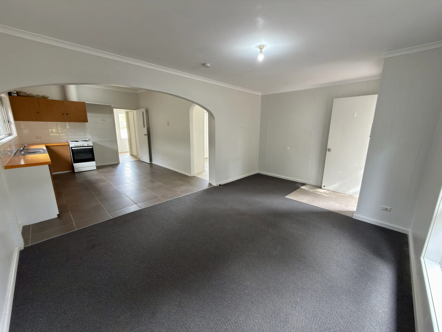 7 Wade Street, Griffith NSW 2680 photo 2