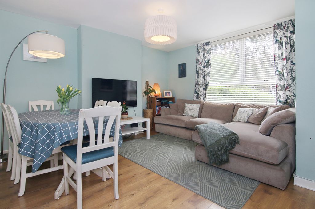 Additional image 2 of 3 bed flat for sale6 Park Avenue, Loanhead EH20