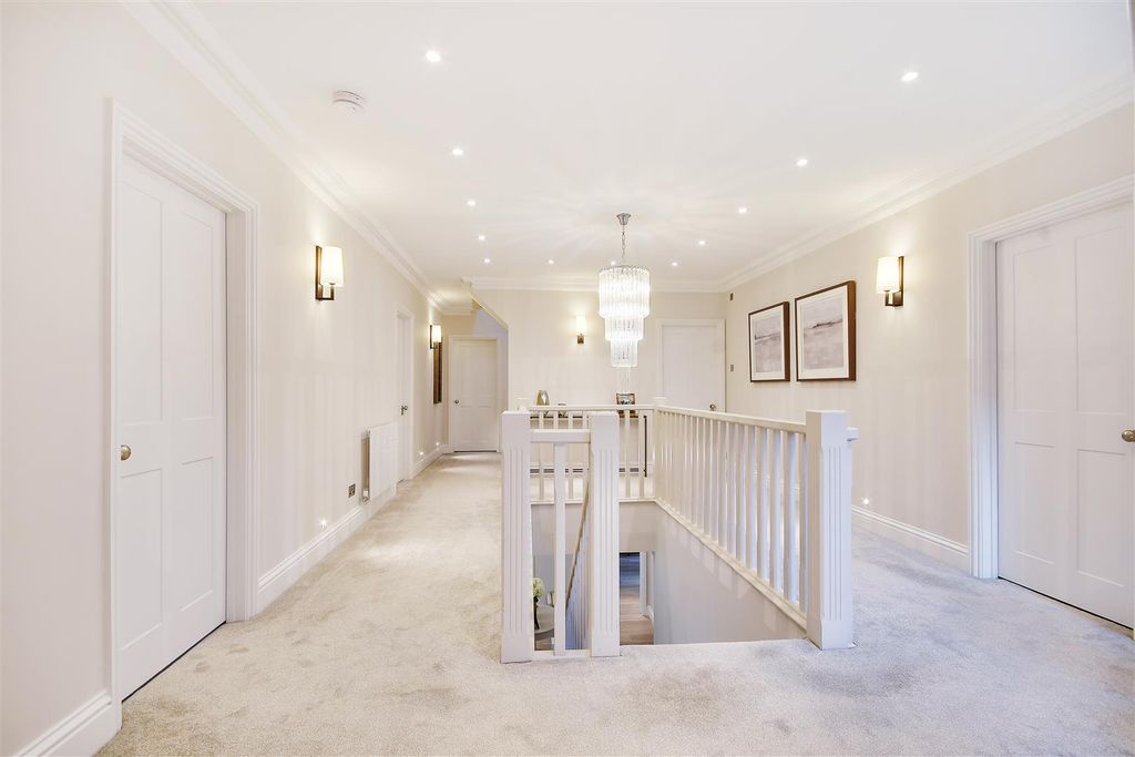 Additional image 20 of 6 bed detached house for saleWambrook Close, Hutton Mount, Brentwood CM13