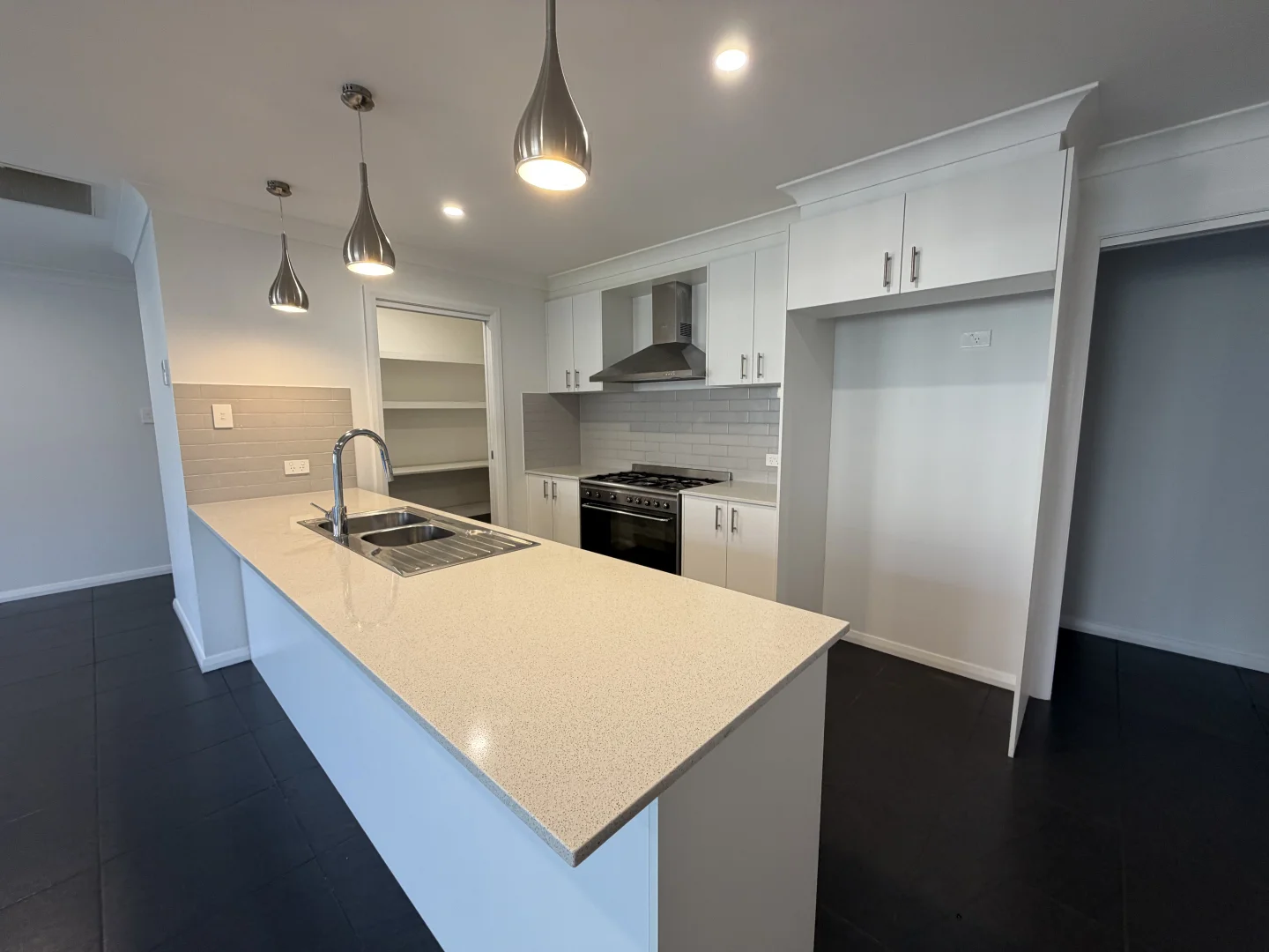 46 Argyle Avenue, Dubbo NSW 2830 photo 4