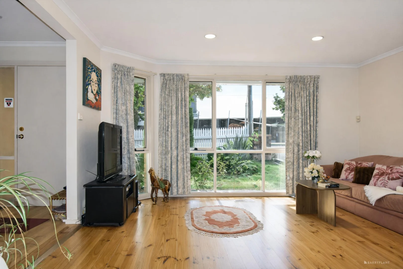 1/4 Springfield Road, Blackburn VIC 3130 photo 3