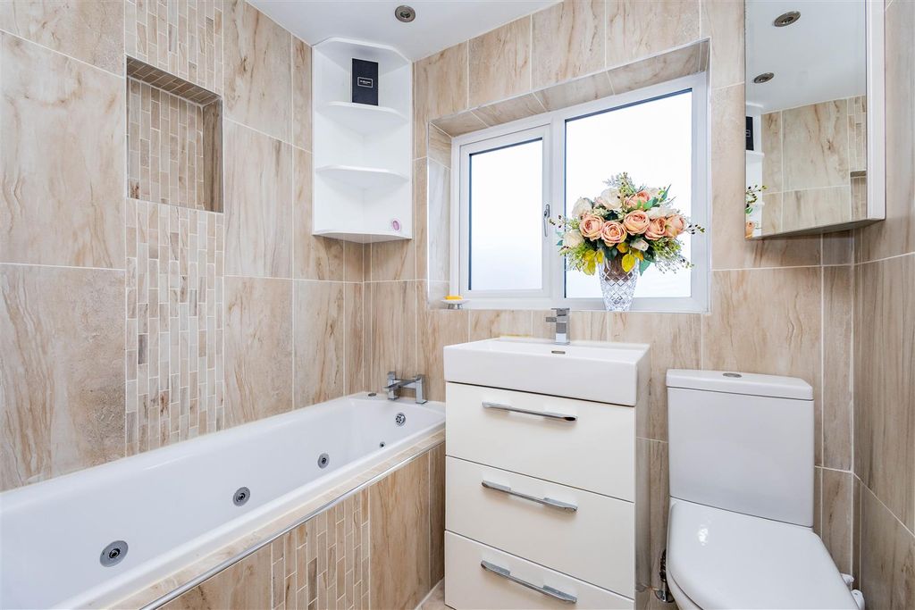 Additional image 25 of 3 bed detached house for saleVicarage Lane, Blackpool FY4