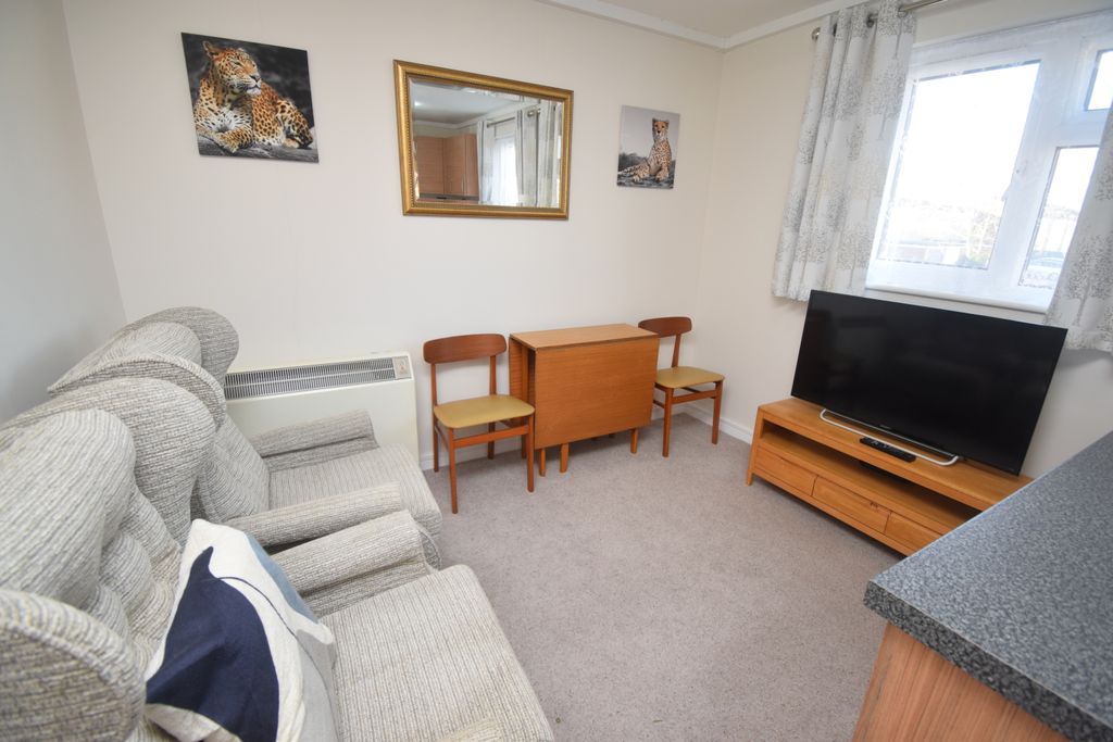 Additional image 5 of 2 bed flat for saleMiddlestream Close, Bridgwater TA6