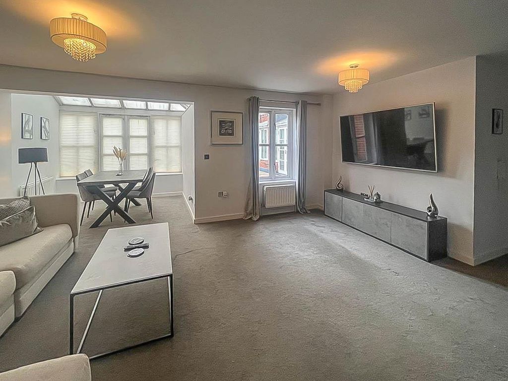 Additional image 5 of 2 bed flat for saleHart Street, Brentwood CM14