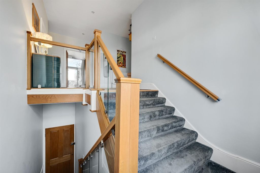 Additional image 10 of 3 bed flat for saleHomefield Road, Bromley BR1