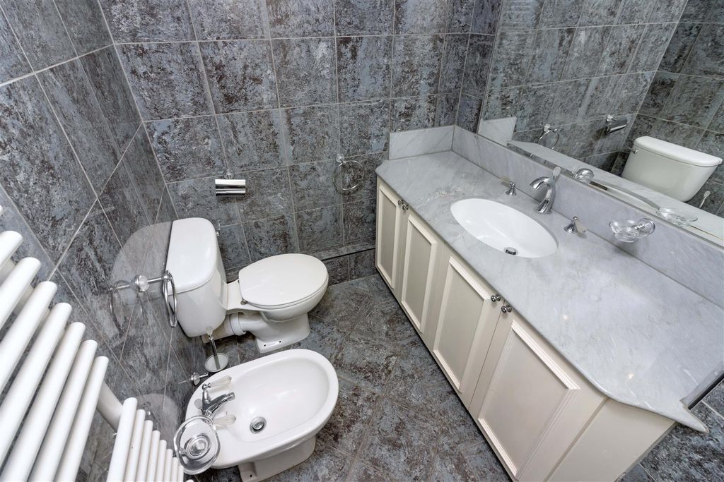 Additional image 19 of 2 bed flat for saleRussell Square, Brighton BN1