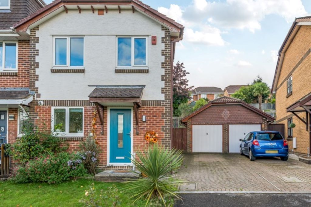 3 bed detached house for saleLytchett Drive, Broadstone BH18