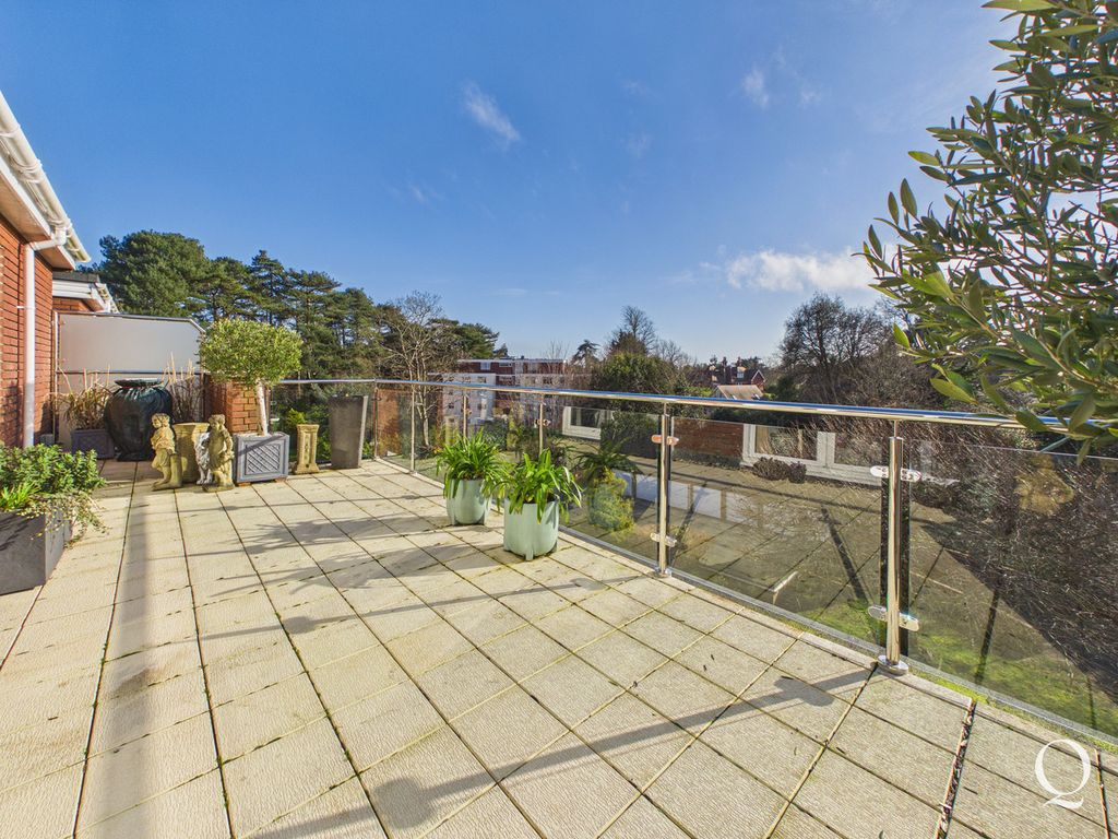 3 bed flat for saleWest Cliff Road, Westbourne, Bournemouth BH4 photo 5
