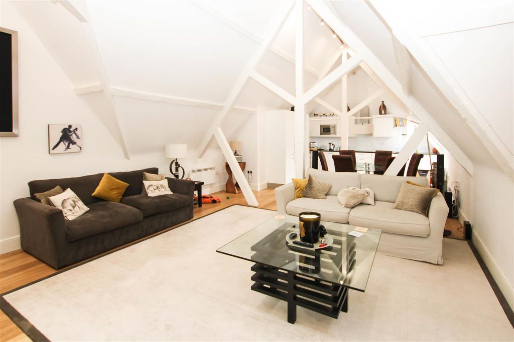 Additional image 16 of 2 bed flat for saleThe Galleries, Warley, Brentwood CM14