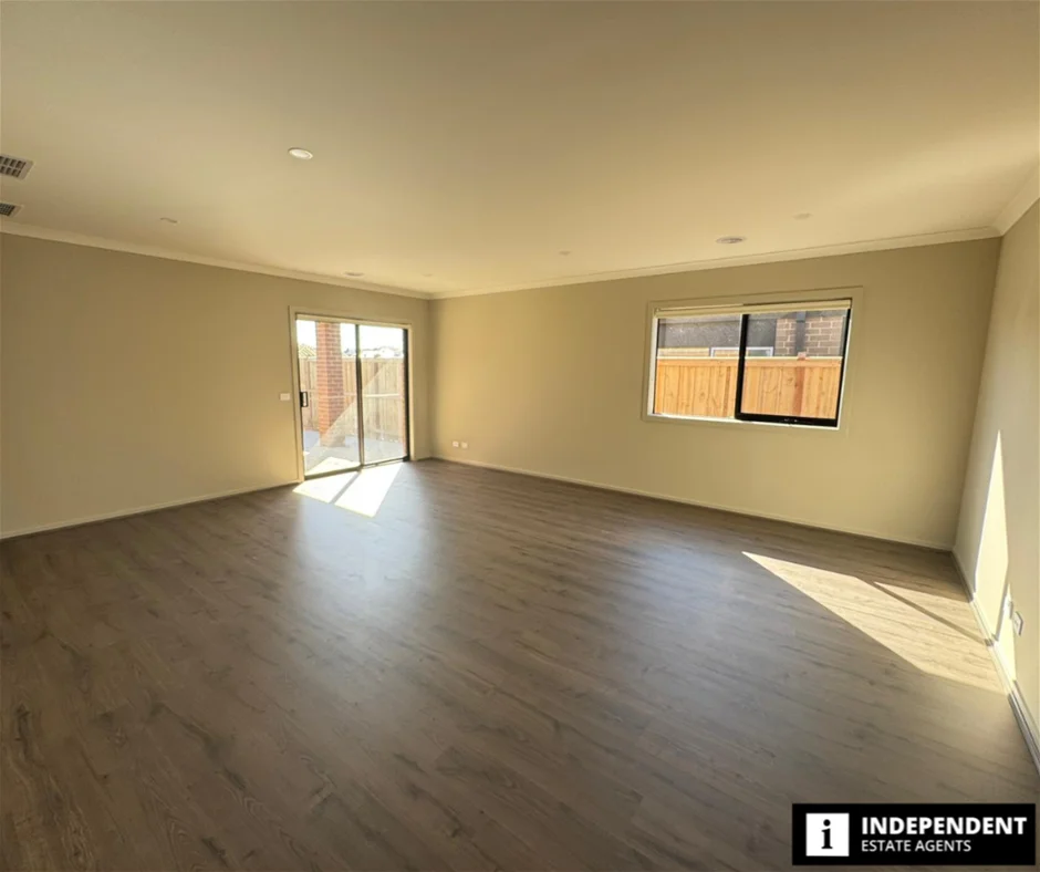 10 Cadet Way, Clyde VIC 3978 photo 2