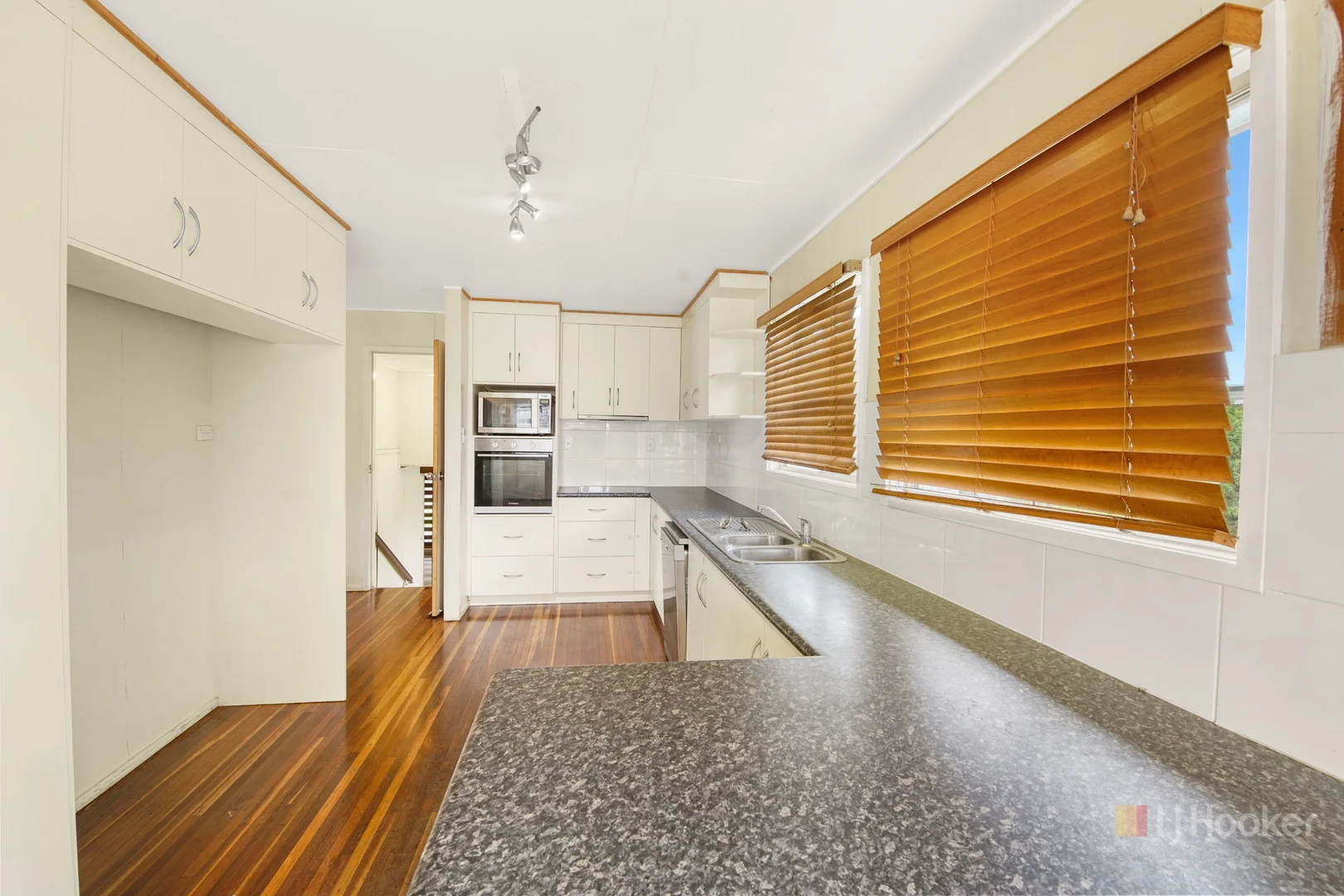 14 Edgerley Street, Dysart QLD 4745 photo 3