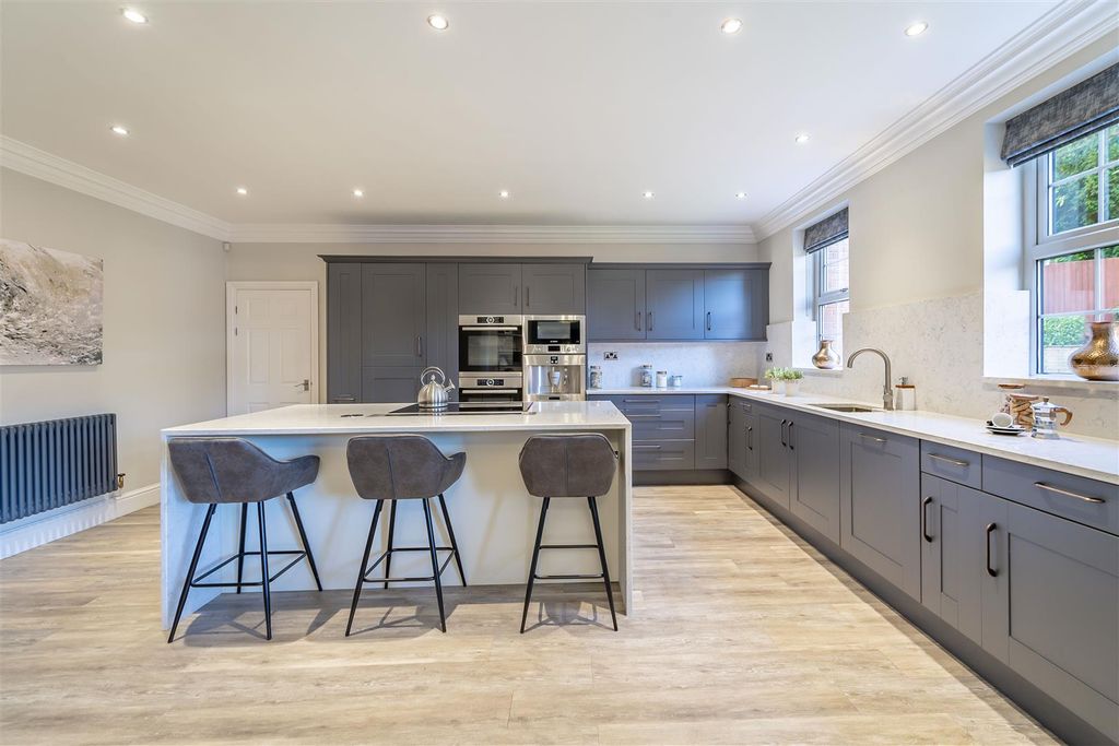 Additional image 3 of 5 bed detached house for saleGrangelea Gardens, Bramcote, Nottingham NG9