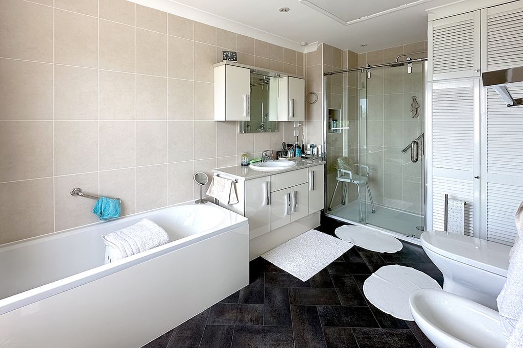 Additional image 21 of 4 bed detached house for saleThe Drive, Craigweil Private Estate, Aldwick, West Sussex PO21