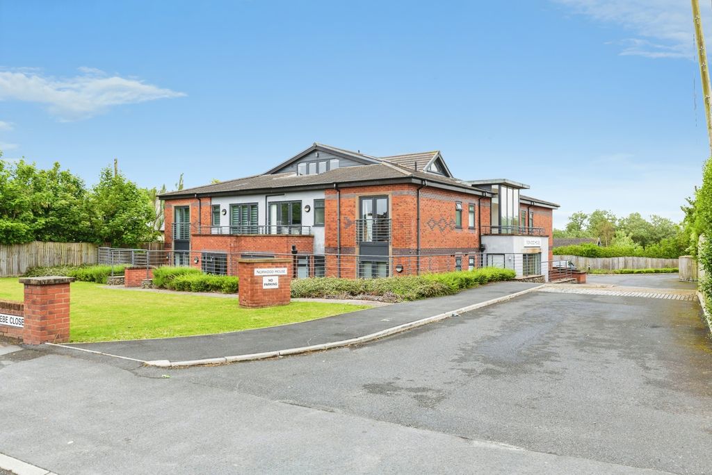 2 bed flat for saleGlebe Close, Blackpool, Lancashire FY4