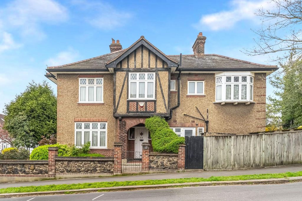 Additional image 2 of 3 bed semi-detached house for saleBoston Gardens, Brentford TW8
