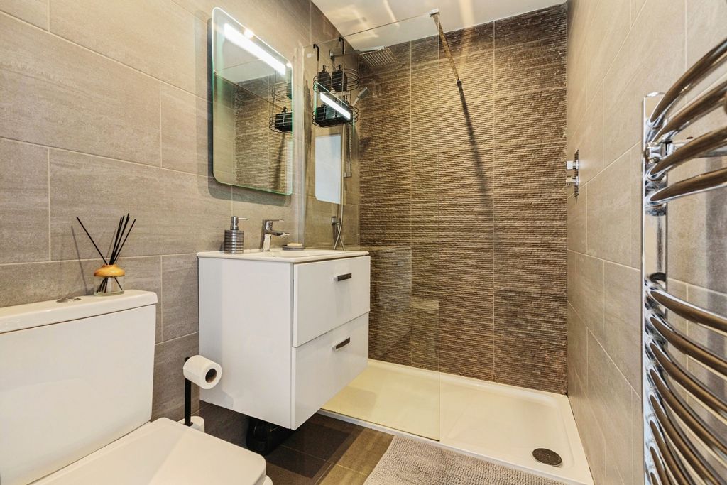 Additional image 20 of 2 bed flat for saleNew South Promenade, Blackpool, Lancashire FY4