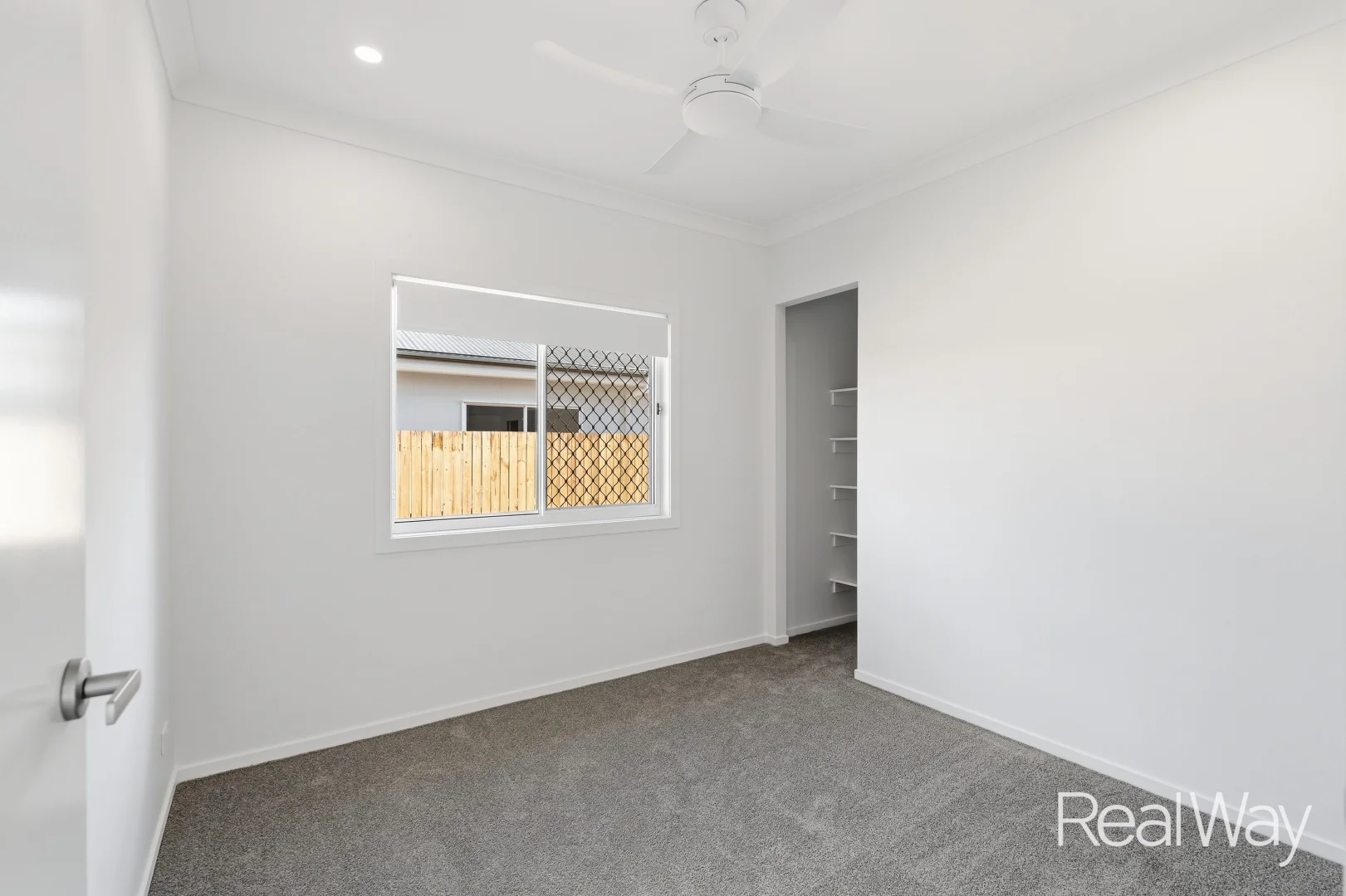 21 Wickham Way, Walloon QLD 4306 photo 5