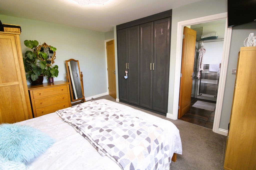 Additional image 4 of 4 bed detached house for sale2 Stockmoor Drive, Bridgwater TA6