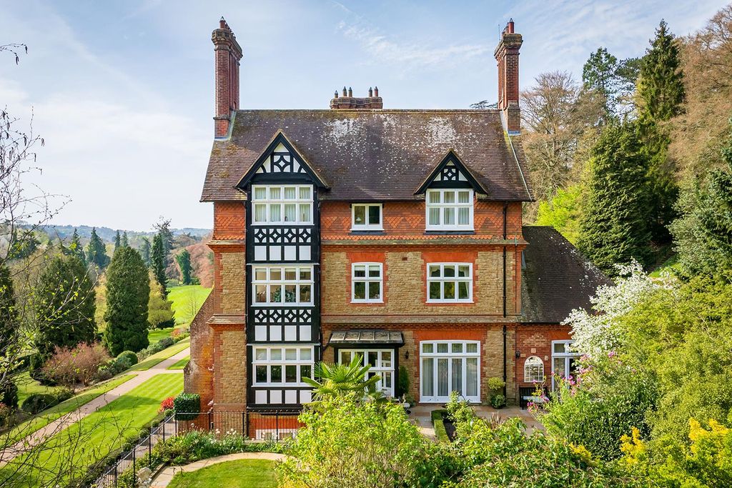 Additional image 2 of 3 bed flat for saleSnowdenham Hall, Snowdenham Lane Bramley, Guildford GU5