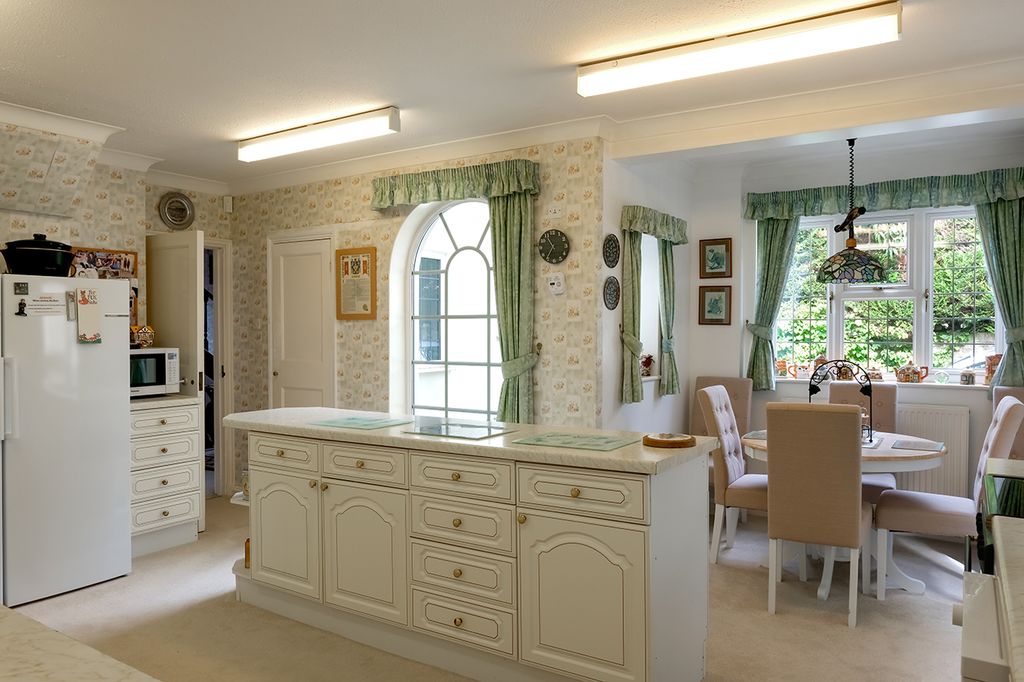 Additional image 10 of 7 bed detached house for saleThe Byeway, Aldwick Bay Estate, Aldwick, West Sussex PO21