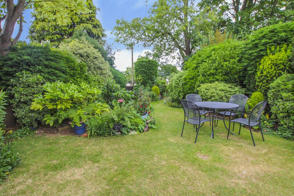 Additional image 2 of 3 bed detached bungalow for saleRushdene Road, Brentwood CM15