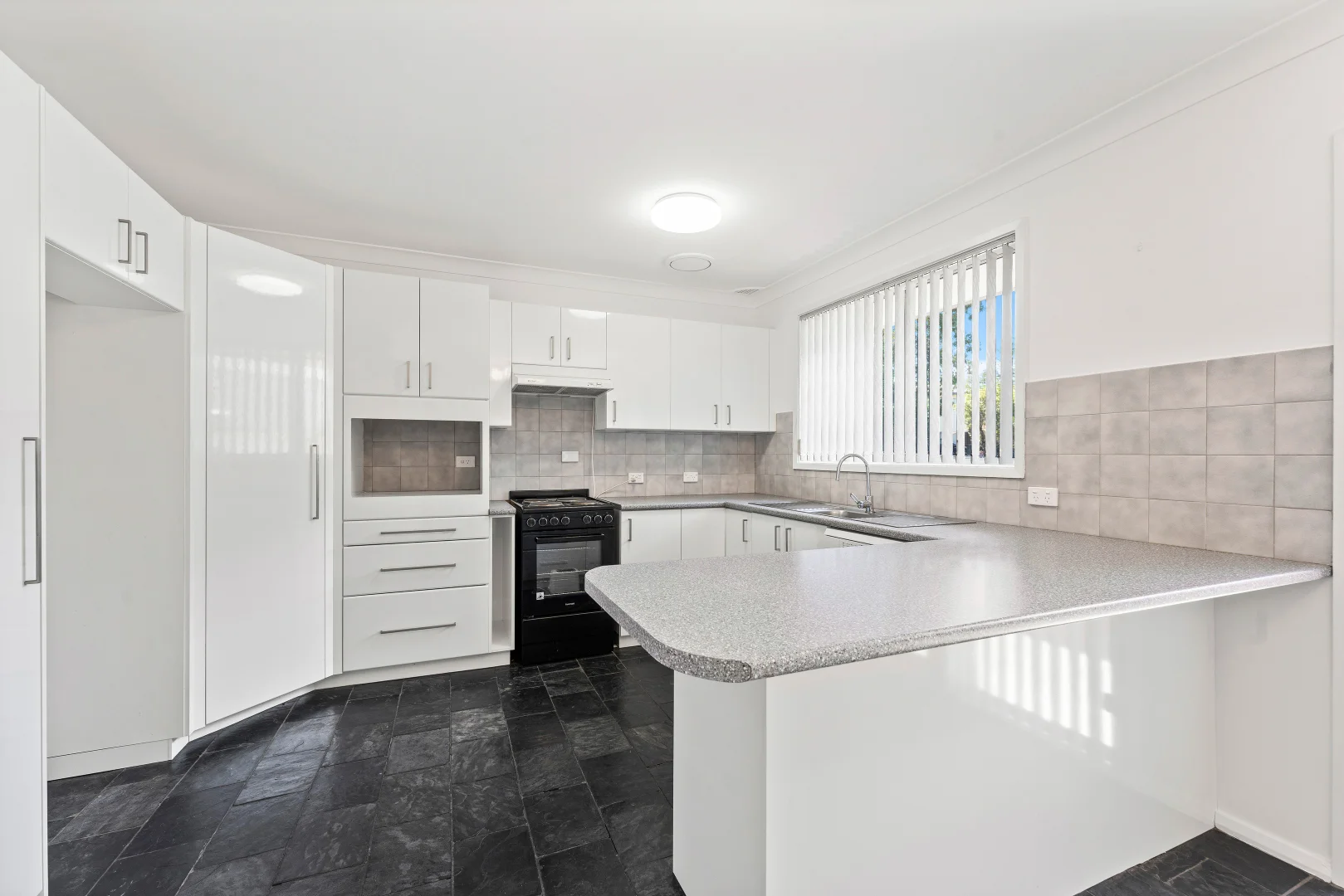 Additional image 3 of 72 Madigan Boulevarde, Mount Warrigal NSW 2528
