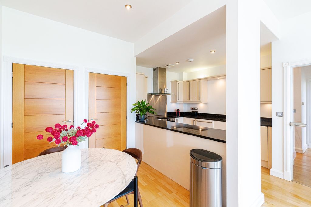 Additional image 12 of 2 bed flat for saleClifton Drive North, Lytham St. Annes FY8