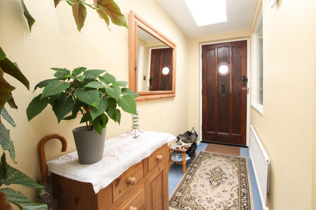 Additional image 4 of 3 bed detached bungalow for saleRushdene Road, Brentwood CM15