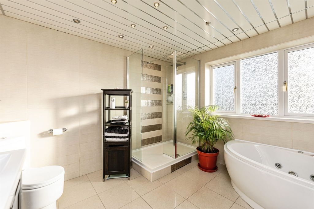 Additional image 16 of 5 bed detached house for saleBirstall Lane, Drighlington, Bradford BD11