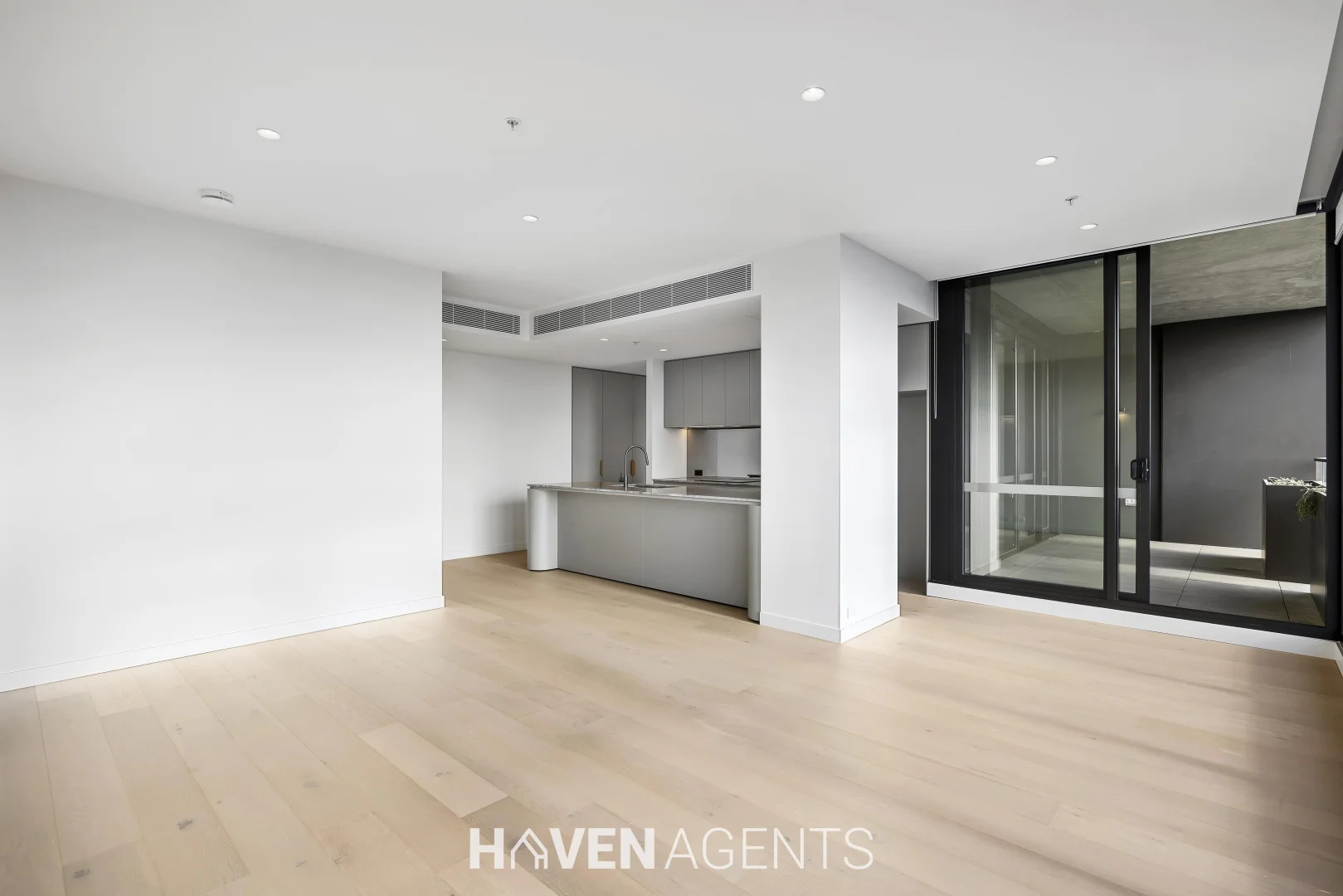 Additional image 3 of 901/8 Louise Street, Melbourne VIC 3004