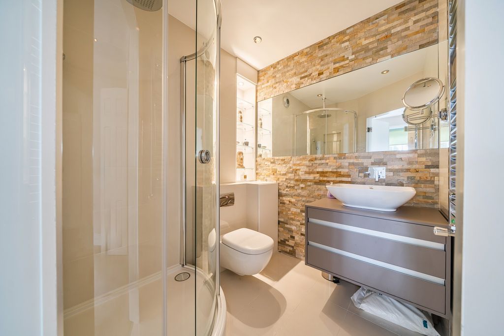 Additional image 11 of 3 bed flat for saleMavelstone Road, Bromley BR1