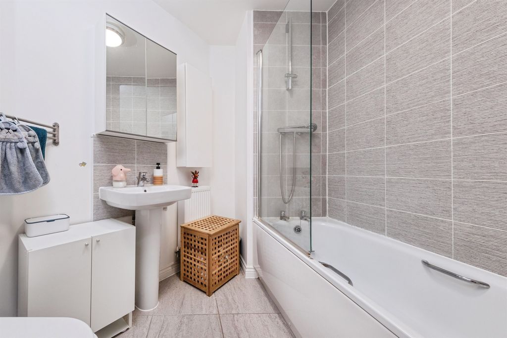 Additional image 14 of 2 bed flat for saleFoundry Drive, Buckingham MK18
