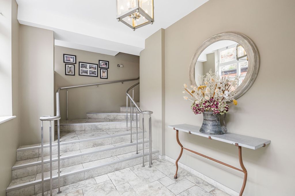 Additional image 5 of 2 bed flat for saleThameside, Henley-On-Thames RG9