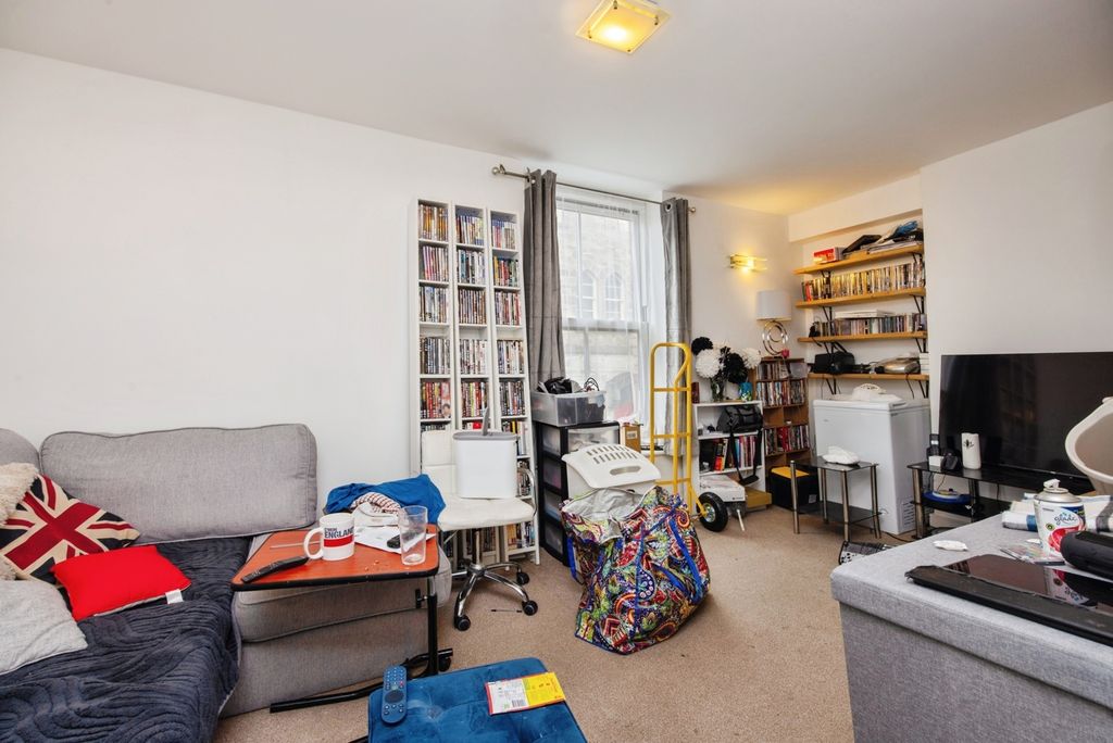 Additional image 7 of 1 bed flat for saleCrinnicks Hill, Bodmin, Cornwall PL31