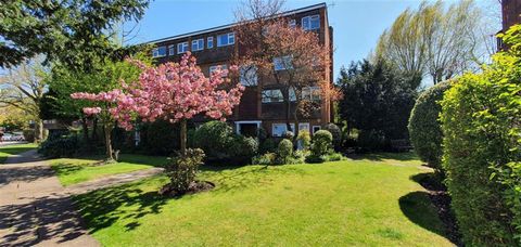Broom Close, Teddington TW11