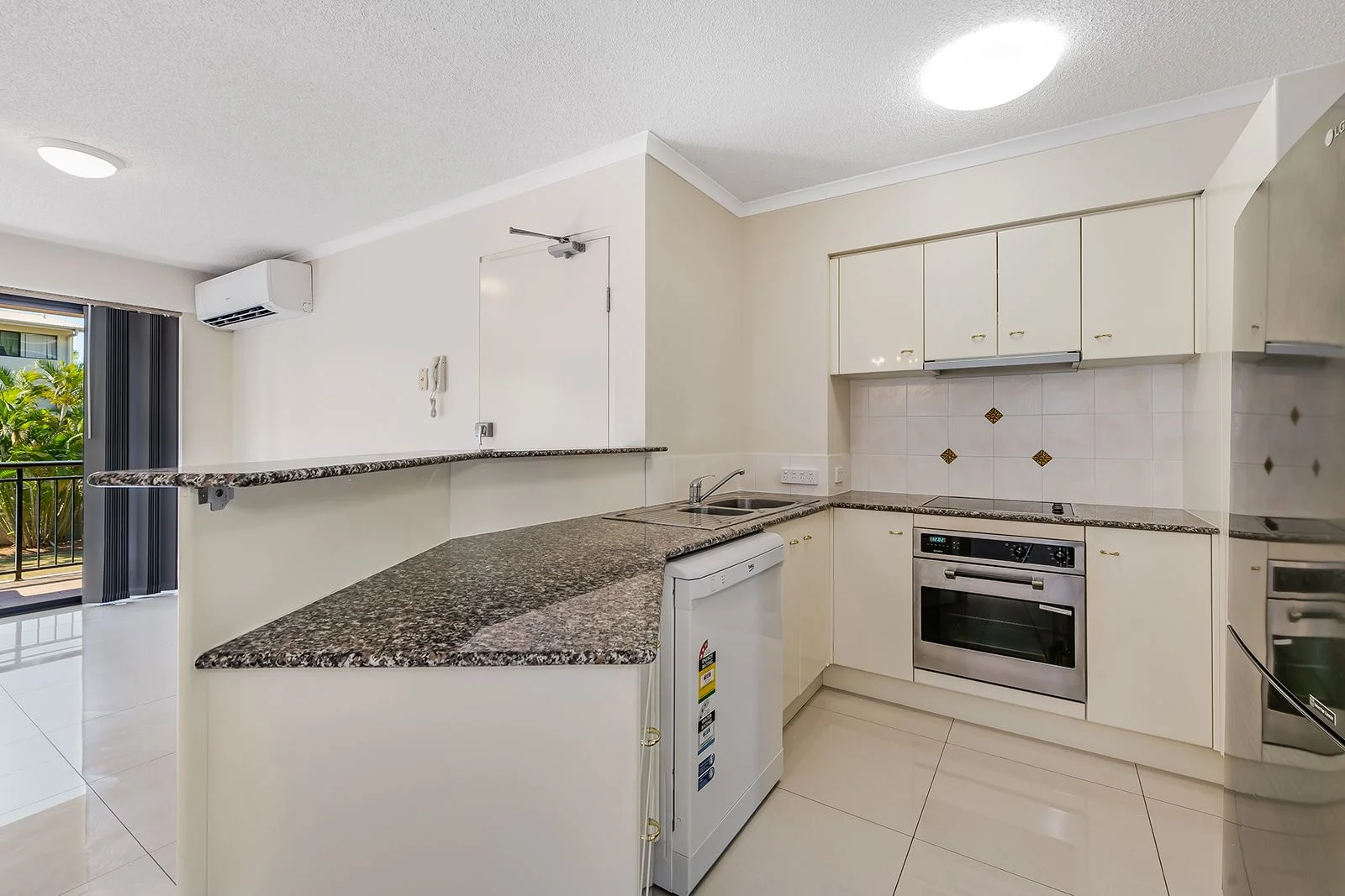 45-55 Harries rd, Coorparoo QLD 4151 photo 3