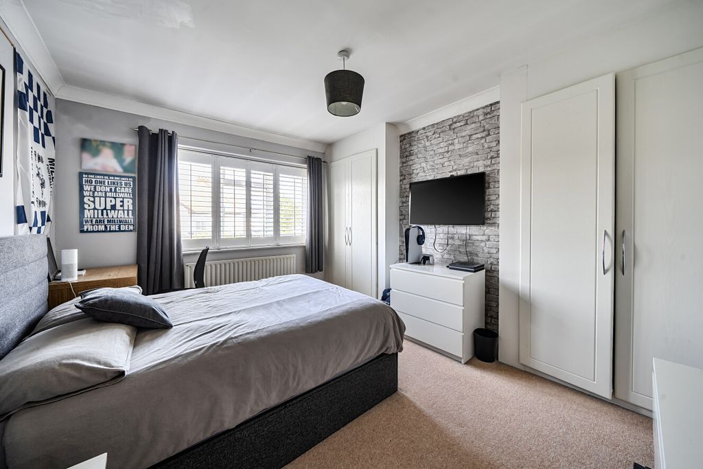 Additional image 13 of 4 bed semi-detached house for saleHurstdene Avenue, Hayes, Kent BR2